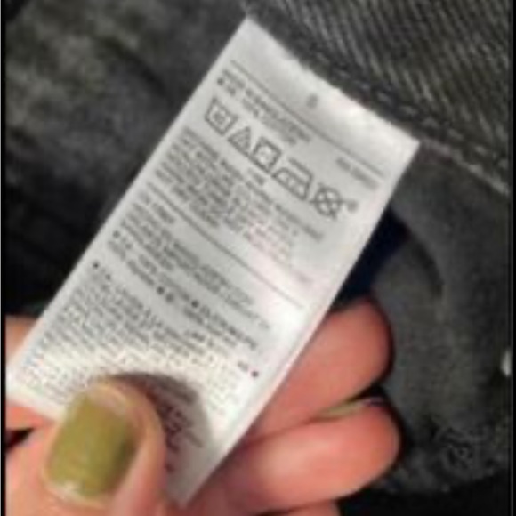 Old Navy High-Waisted Slouchy Ripped Black Jean Shorts 6 - Picture 4 of 4